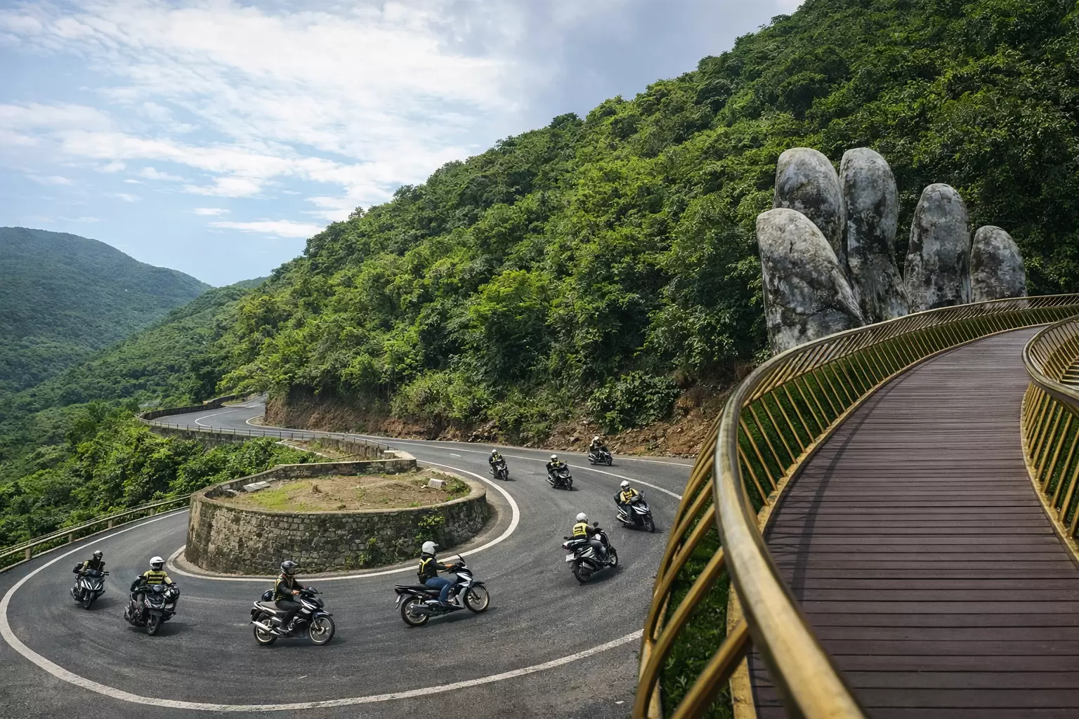 Motorradtour von Hoi An nach Hue über den Hai-Van-Pass – Ultimative Küstenroute in Vietnam
